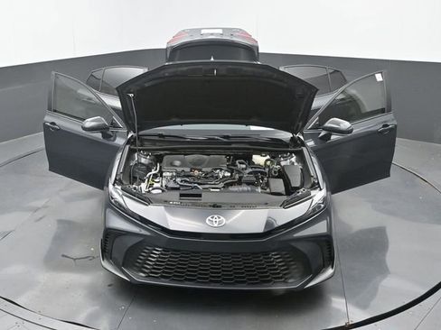 Used 2025 Toyota Camry SE image 34