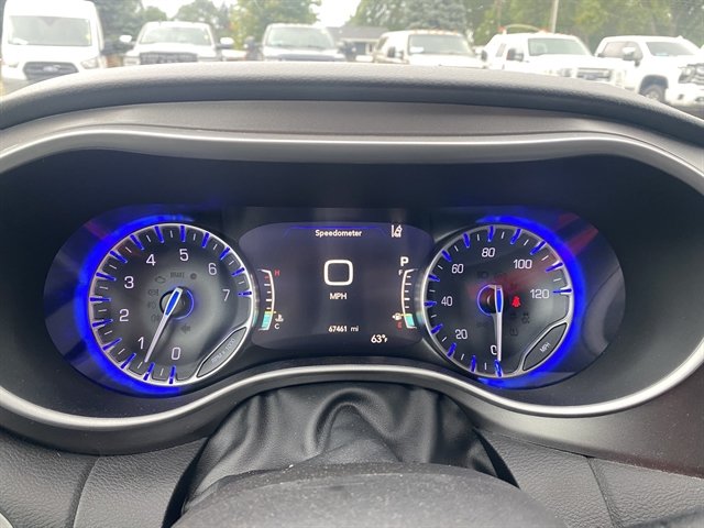 Used 2024 Chrysler Pacifica Touring-L FWD image 24