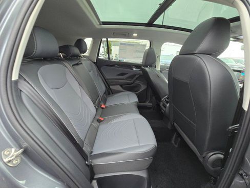 New 2026 Volkswagen Tiguan SE image 15