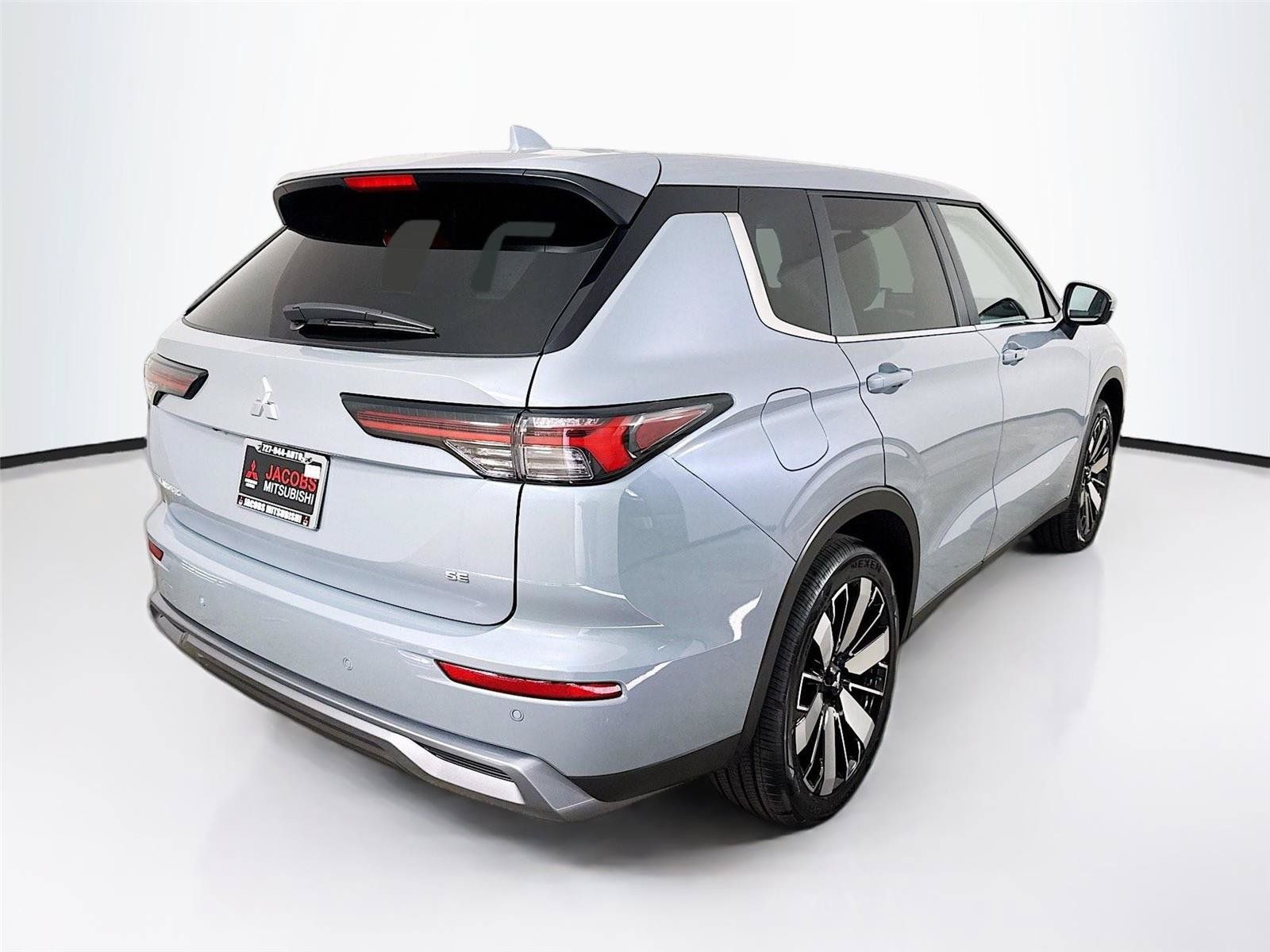 New 2026 Mitsubishi Outlander SE FWD image 7