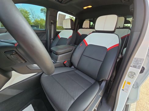 Used 2024 GMC Canyon AT4X image 12