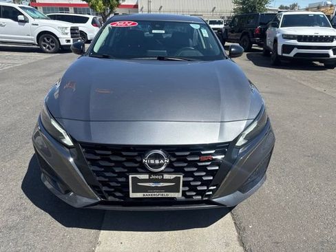 Used 2024 Nissan Altima 2.5 SR FWD image 9
