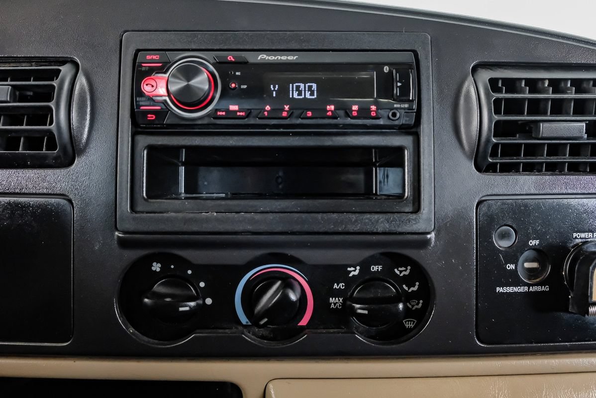 Used 2005 Ford F250 XL AWD/4WD image 23