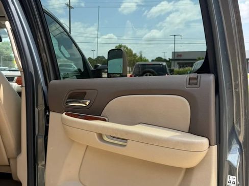 Used 2011 Chevrolet Silverado 3500 LTZ w/ LTZ Plus Package AWD/4WD image 21