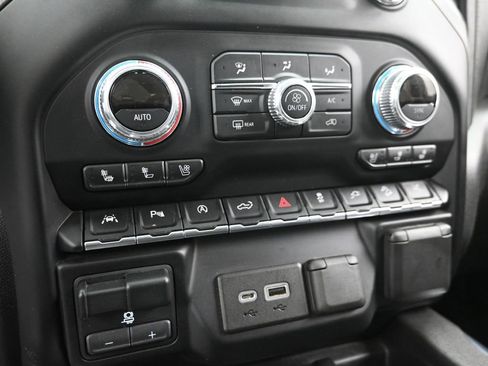 Used 2019 GMC Sierra 1500 Denali w/ Technology Package image 19