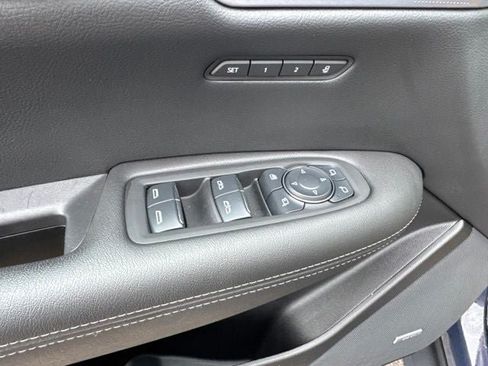 Used 2025 Cadillac XT5 Premium Luxury AWD/4WD image 8