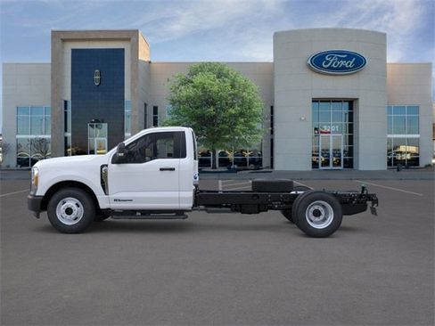 New 2025 Ford F350 XL image 3