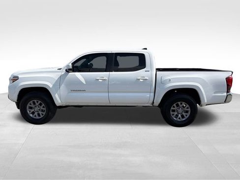 Used 2019 Toyota Tacoma SR5 AWD/4WD image 4
