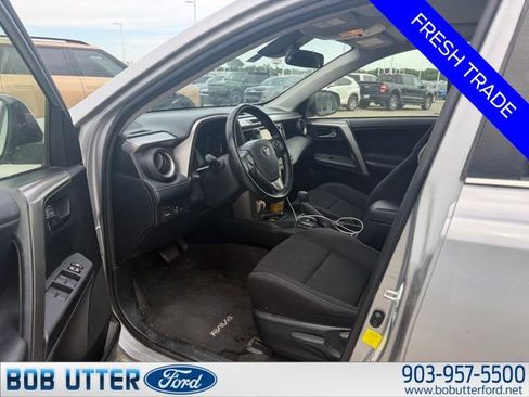 Used 2018 Toyota RAV4 XLE FWD image 5