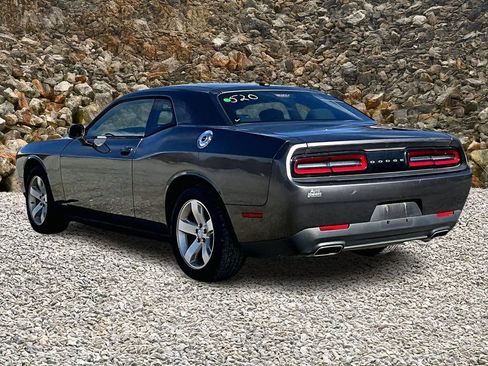Used 2015 Dodge Challenger SXT image 10
