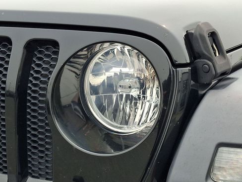 Used 2018 Jeep Wrangler Unlimited Sport S AWD/4WD image 29