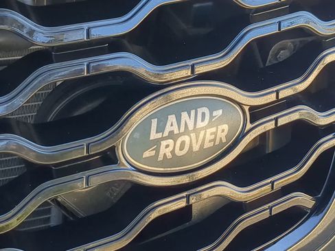 Used 2020 Land Rover Range Rover Velar R-Dynamic S image 12