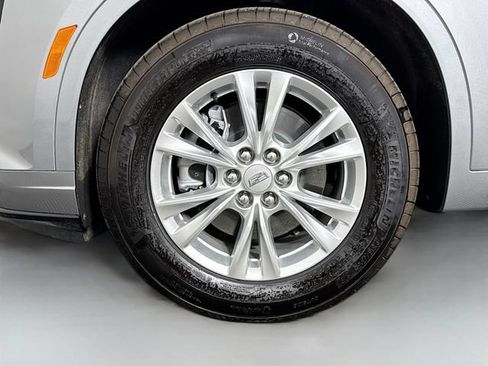 Used 2025 Cadillac XT6 Luxury FWD image 33