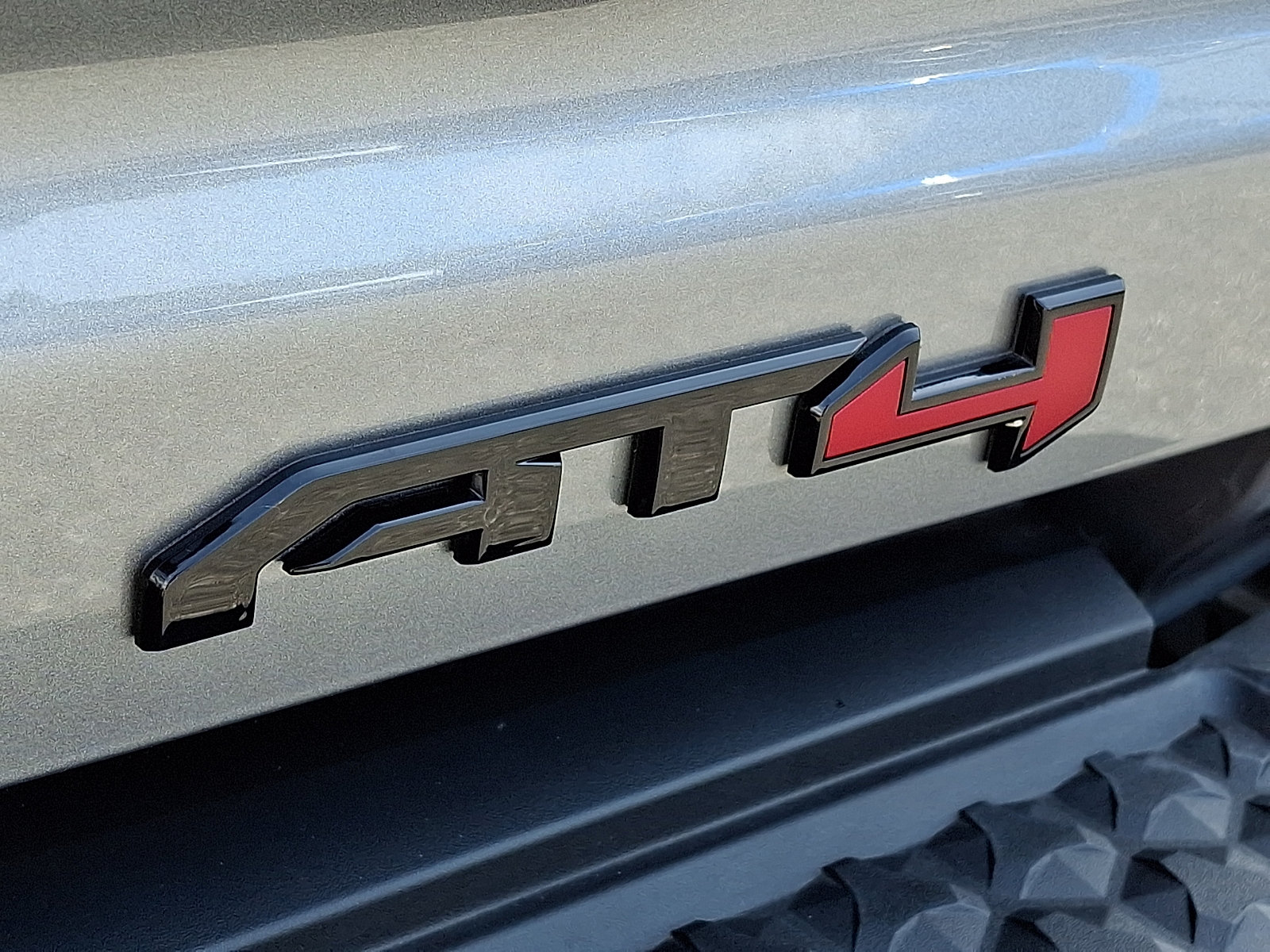 Certified 2025 GMC Canyon AT4 w/ Nightfall Edition AWD/4WD image 35