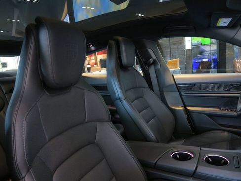 Used 2022 Porsche Taycan image 27