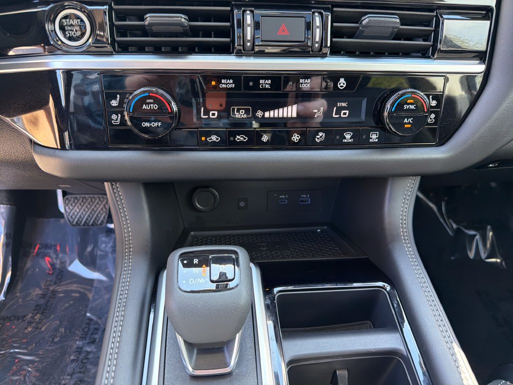 Used 2024 Nissan Pathfinder Platinum FWD image 29
