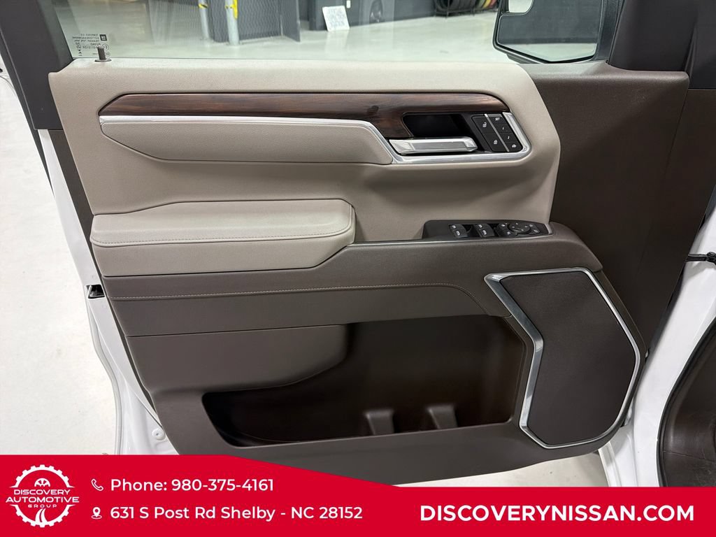 Used 2025 GMC Sierra 1500 SLT AWD/4WD image 10