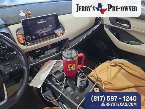 Used 2022 Nissan Rogue SV w/ SV Premium Package image 12