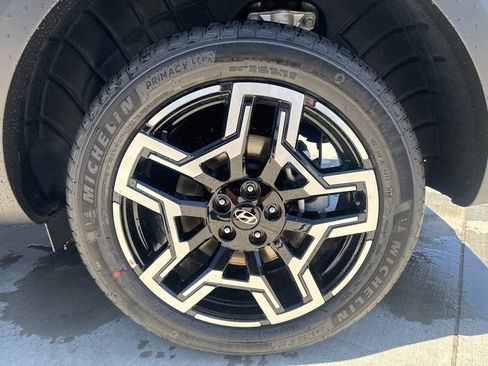 New 2025 Hyundai Santa Cruz Limited image 9