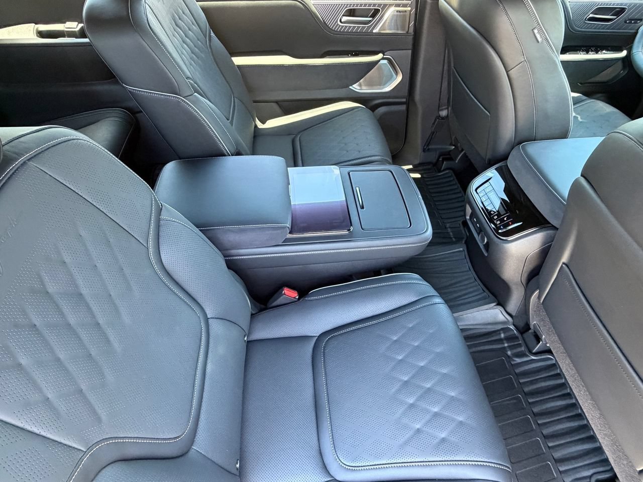 New 2027 INFINITI QX80 Autograph w/ Premium Cargo Package AWD/4WD image 13