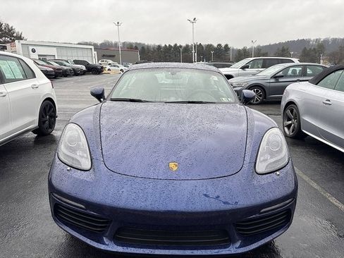 Used 2025 Porsche 718 Cayman image 2