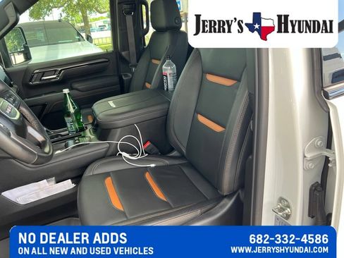 Used 2025 GMC Sierra 2500 AT4 w/ AT4 Premium Plus Package AWD/4WD image 11