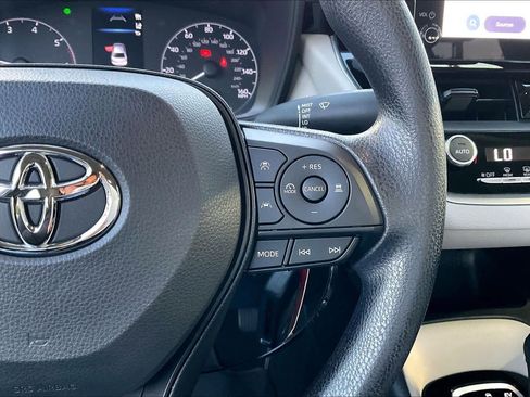 Certified 2025 Toyota Corolla LE image 22