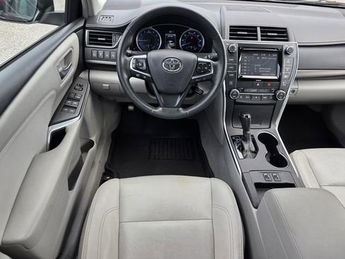 Used 2017 Toyota Camry XSE FWD image 12