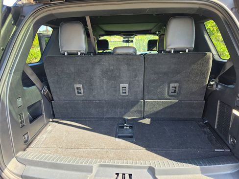 Used 2023 Ford Expedition Limited AWD/4WD image 13