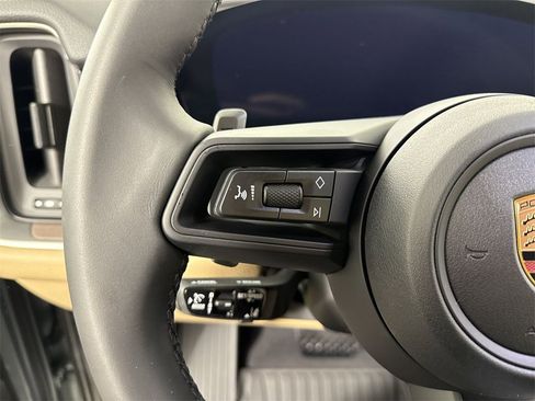 New 2026 Porsche Cayenne image 37