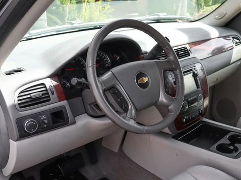 Used 2011 Chevrolet Avalanche LT RWD image 23