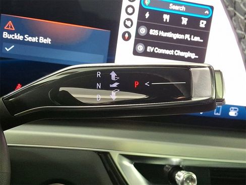 Used 2025 Cadillac Lyriq Sport image 18