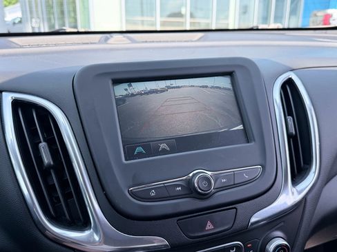 Used 2018 Chevrolet Equinox LT FWD image 17