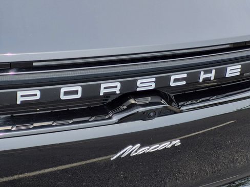 Certified 2025 Porsche Macan Electric RWD image 30