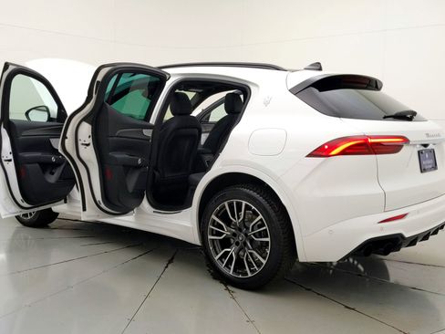 Used 2024 Maserati Grecale GT image 19