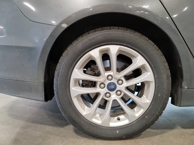 Used 2016 Ford Fusion Titanium AWD/4WD image 15