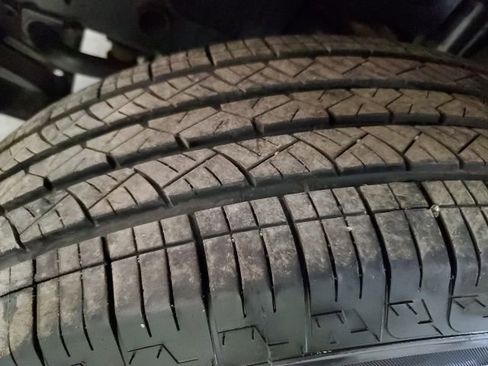 Used 2016 Jeep Wrangler Sahara w/ Connectivity Group AWD/4WD image 28