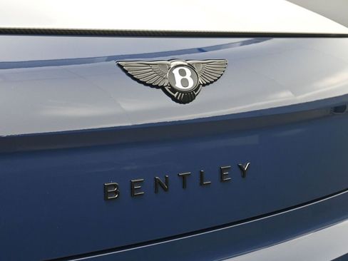 Used 2025 Bentley Flying Spur Plug-In Hybrid image 14
