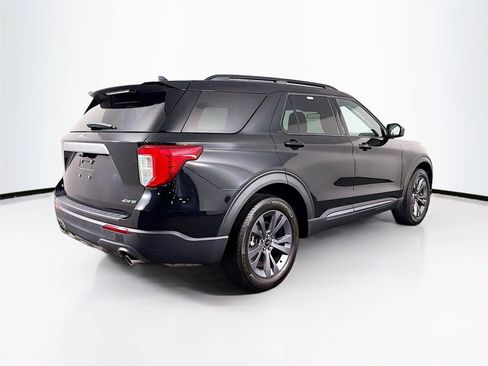 Used 2024 Ford Explorer XLT w/ Equipment Group 202A AWD/4WD image 11