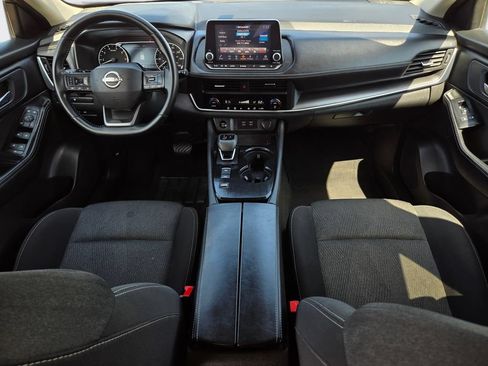 Used 2025 Nissan Rogue SV FWD image 13