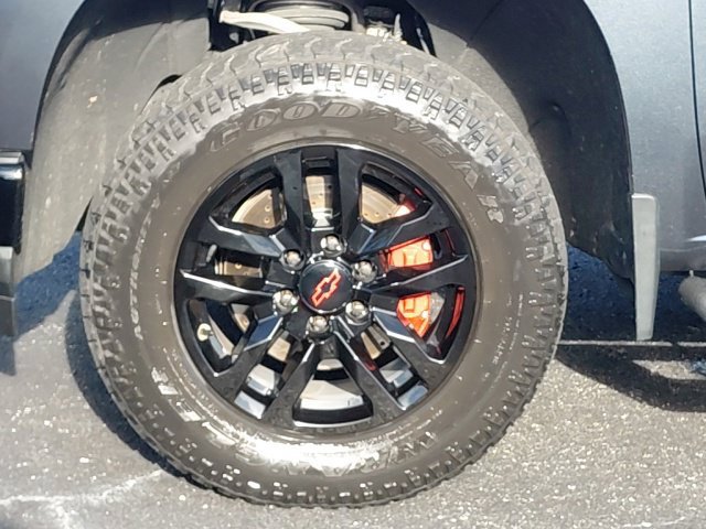 Used 2021 Chevrolet Silverado 1500 LT AWD/4WD image 12