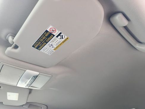 Used 2024 Nissan Rogue S image 23