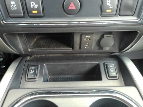 Used 2017 Nissan Titan SL RWD image 50