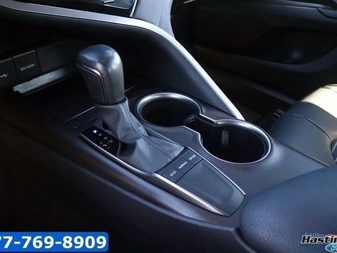 Used 2024 Toyota Camry SE image 18