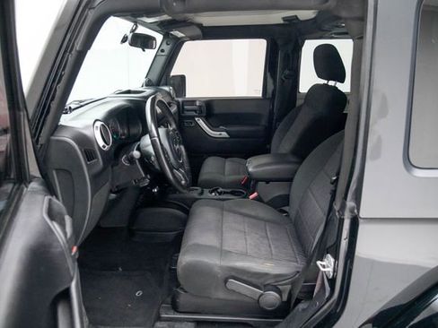 Used 2011 Jeep Wrangler Sahara image 23