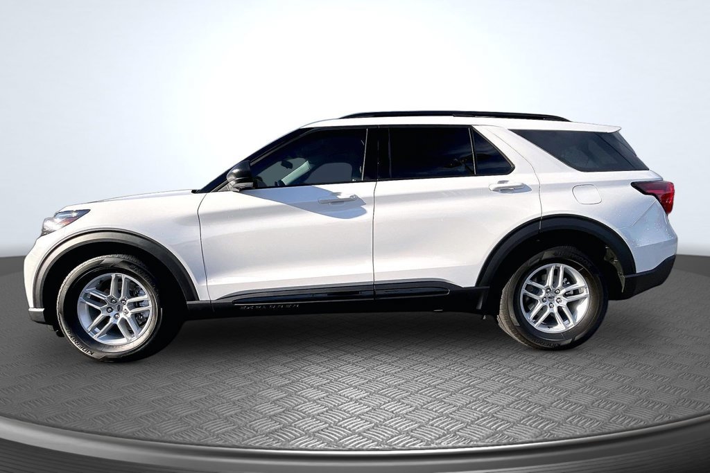 Used 2026 Ford Explorer Active w/ Active Comfort Package RWD image 8
