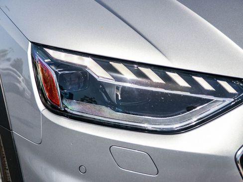 Used 2023 Audi A4 2.0T allroad Premium w/ Convenience Package AWD/4WD image 11