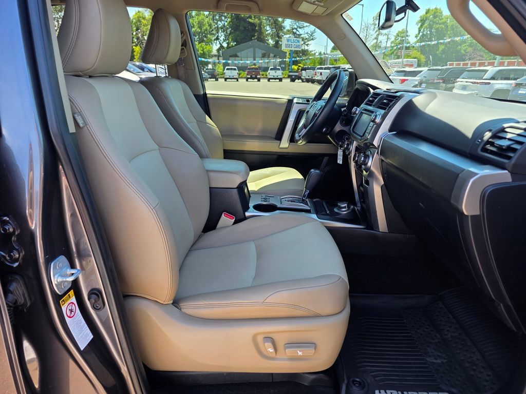 Used 2019 Toyota 4Runner SR5 Premium AWD/4WD image 26
