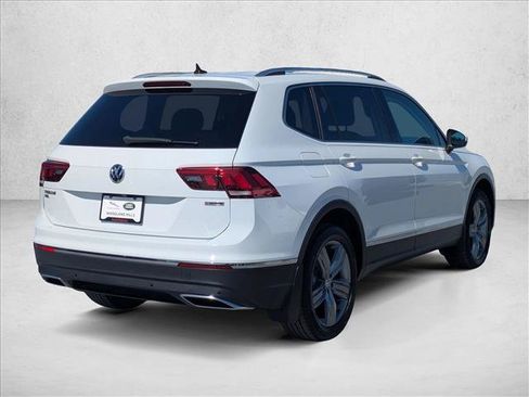 Used 2020 Volkswagen Tiguan SEL w/ 3rd Row Seat Package AWD/4WD image 5