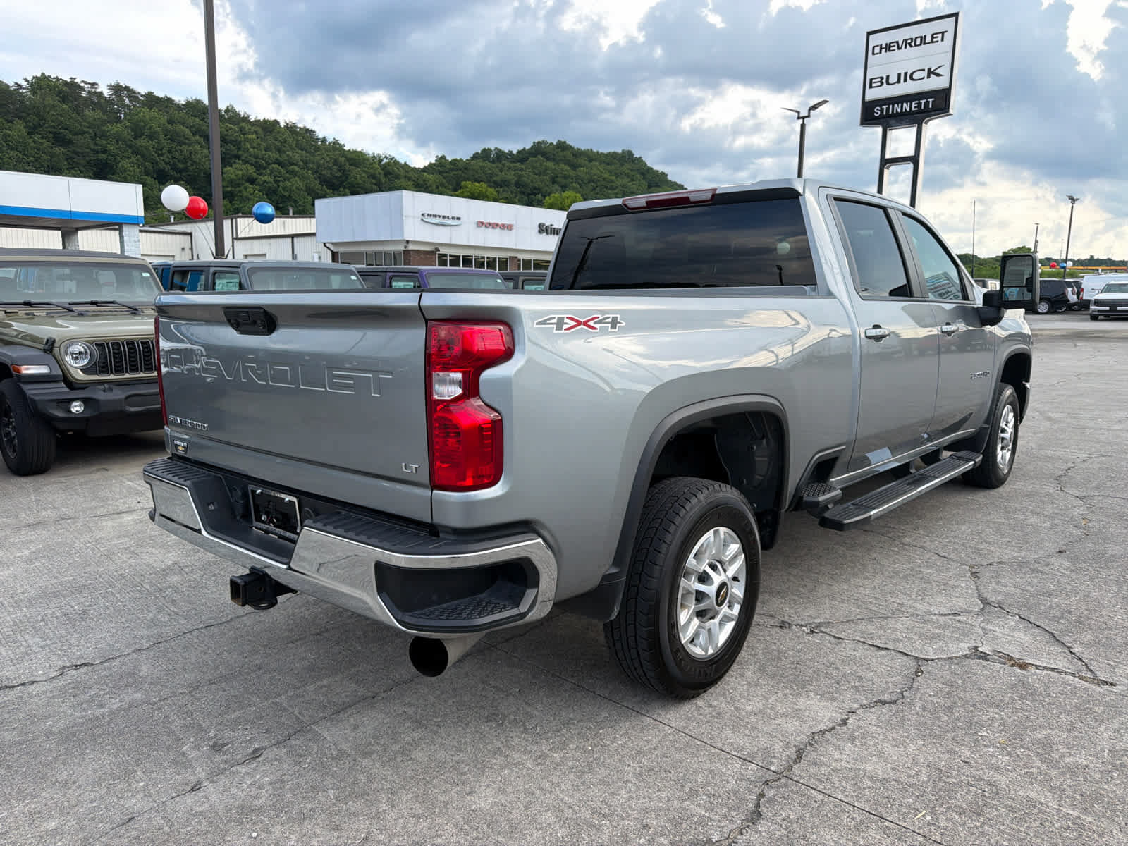 Used 2025 Chevrolet Silverado 2500 LT w/ Convenience Package AWD/4WD image 6